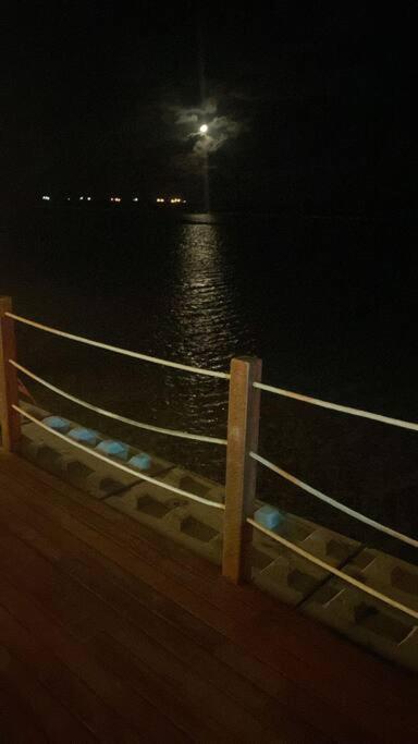 Beira Mar Em Muro Alto Ao Lado Do Nanai *