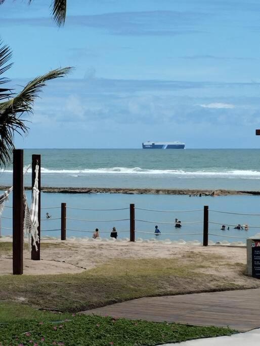 Beira Mar Em Muro Alto Ao Lado Do Nanai